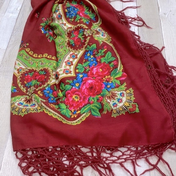 Hand printed virgin wool large floral scarf - Picture 1 of 5